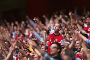 Torcida do Arsenal: força nas arquibancadas e nas redes sociais