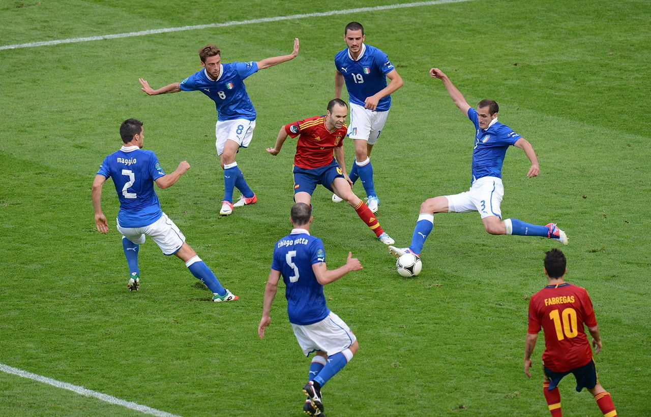 Andrés Iniesta, o maestro da Espanha na goleada contra a Itália.