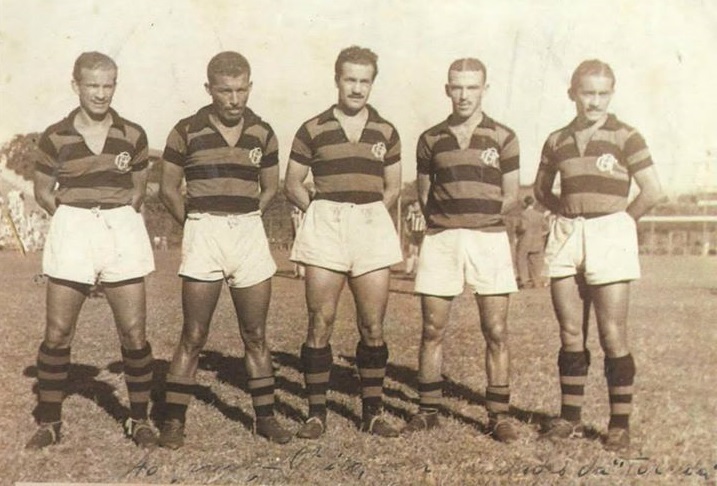 Pirillo ao centro entre Zizinho e Jair Rosa Pinto em 1947